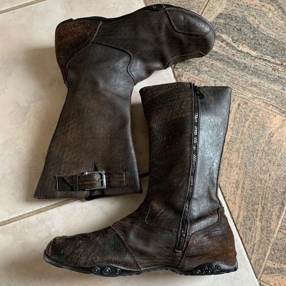 DKNY men’s leather boots, brown, size 10.5 (44)